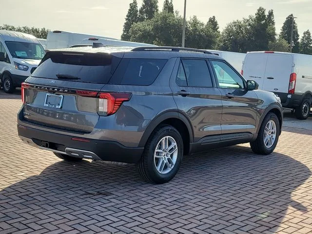 New 2027 Gray Metallic Ford Active image 5