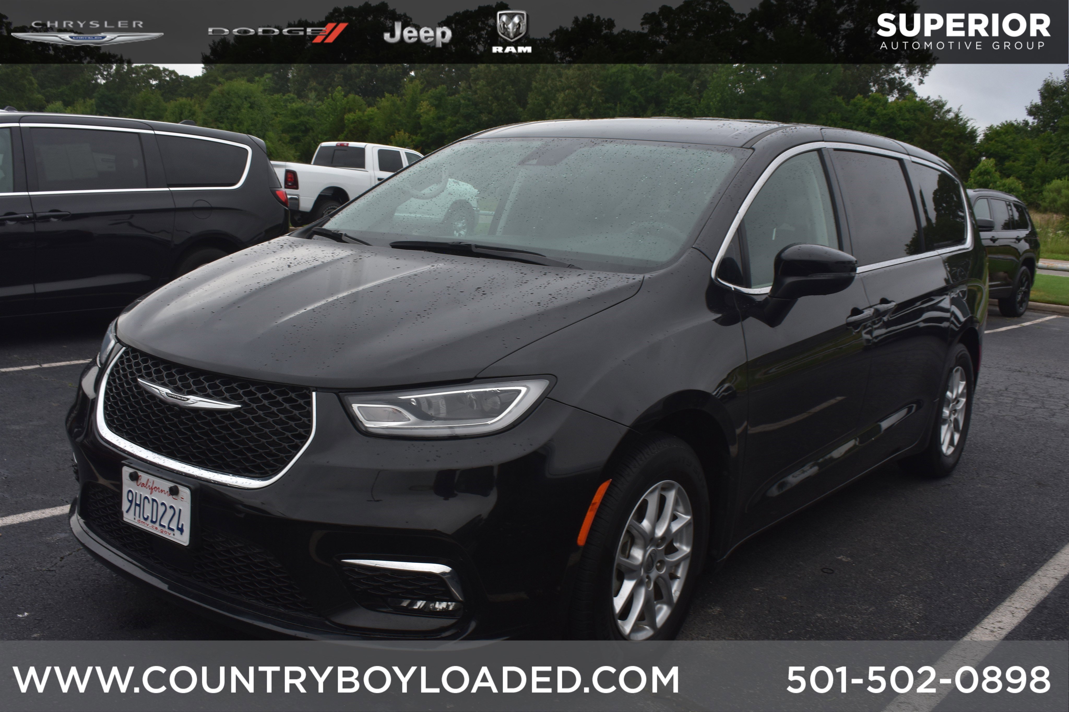 2023 Chrysler Pacifica Touring L's photo