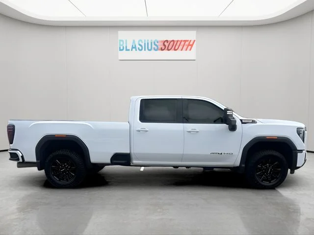 Used 2024 White GMC AT4 image 2