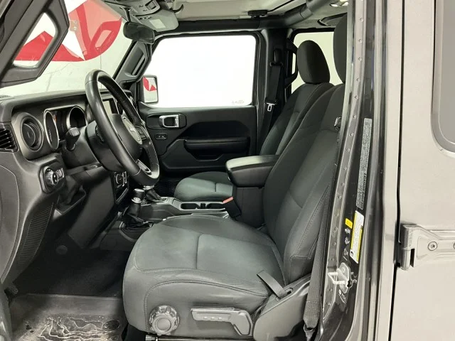 Used 2022  Jeep Willys image 14