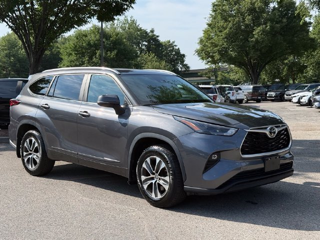 Used 2023 Gray Toyota XLE image 1