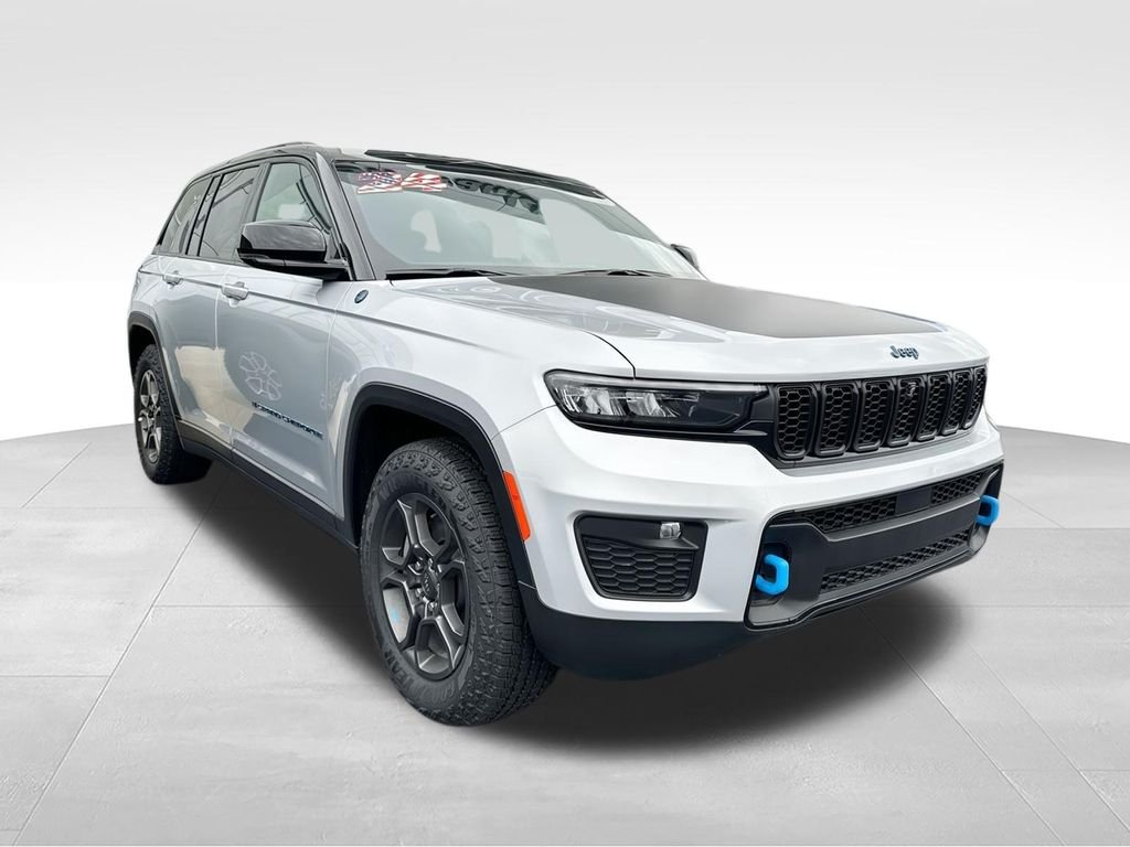 New 2024 Silver Zynith Jeep Trailhawk 4xe image 2
