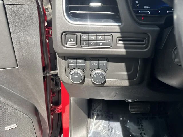 Used 2022 Red Chevrolet Z71 image 29