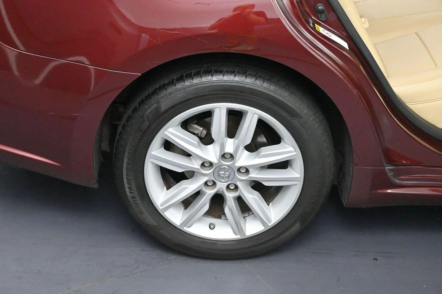 Used 2015 Ooh La La Rouge Mica Toyota XLE image 32