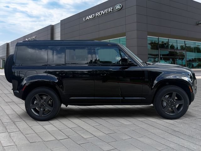 New 2026 Santorini Black Land Rover X-Dynamic SE image 6