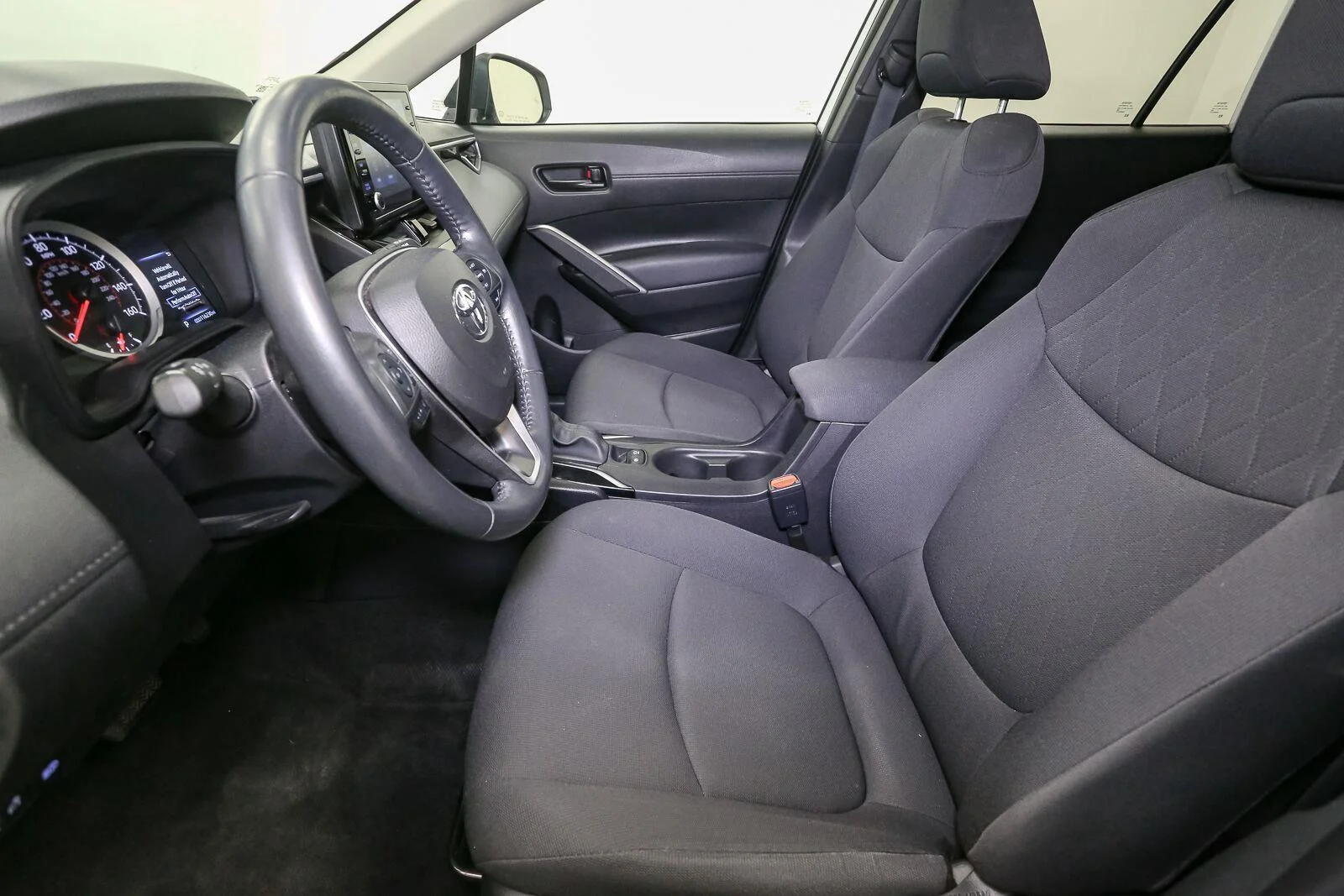Used 2022 Wind Chill Pearl Toyota LE image 48