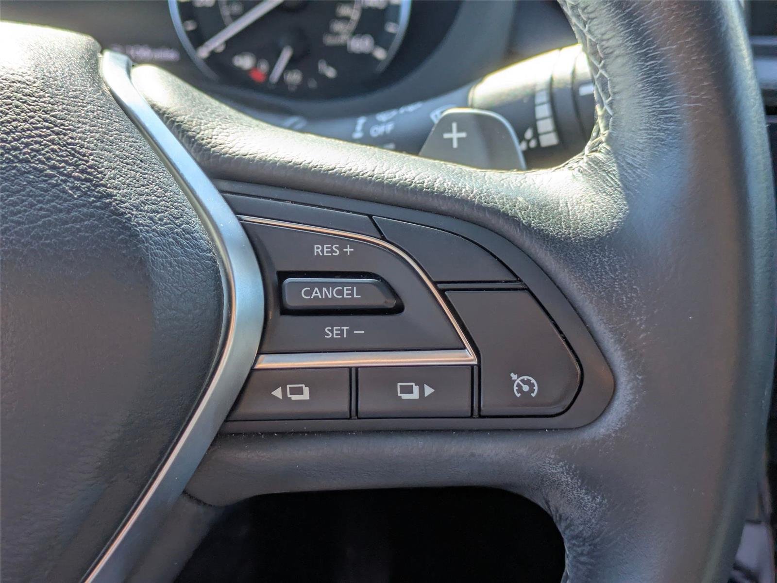 Used 2020  INFINITI  image 17