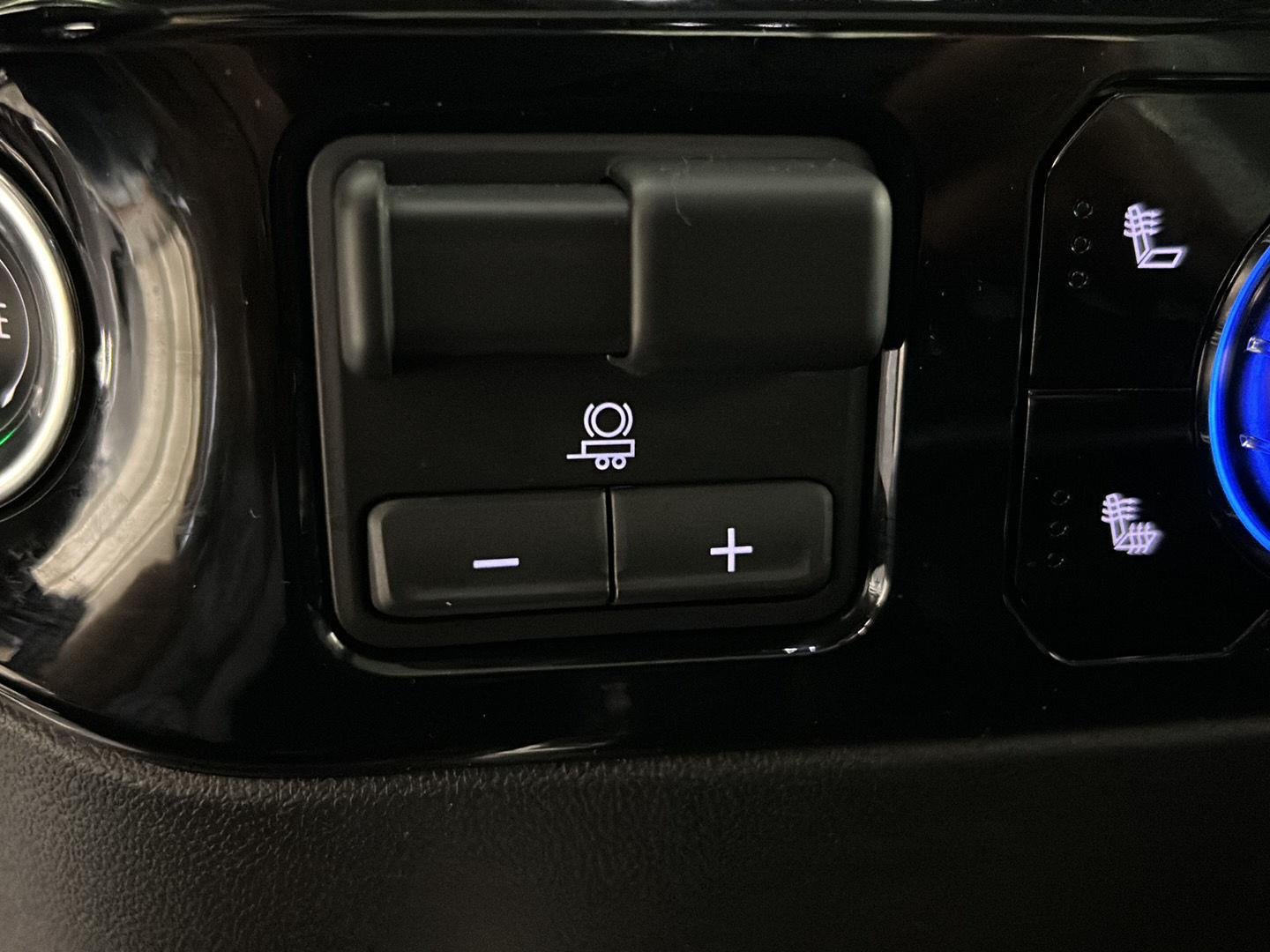 Used 2026 Sterling Metallic GMC Elevation image 25