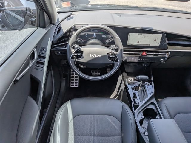 Used 2025 Black Kia EX Touring image 15