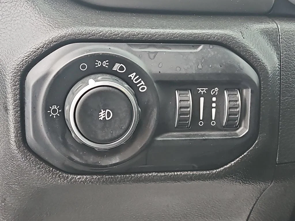 Used 2021 Green Jeep Unlimited Sport S image 35