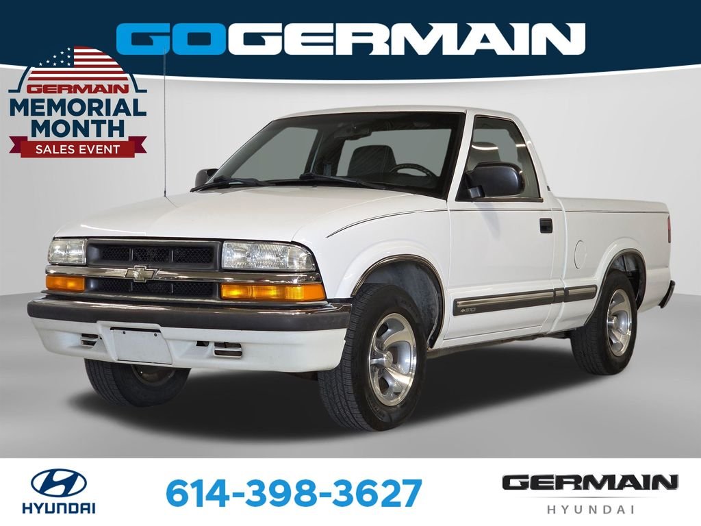 2002 Chevrolet S10 2WD Regular Cab Long Box LS's photo