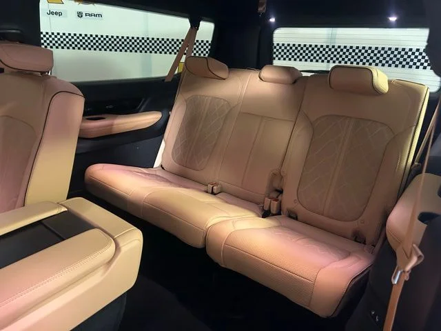 New 2026 Fathom Blue Pearl-Coat Exterior Paint (Late Availability) Jeep Grand Wagoneer image 42