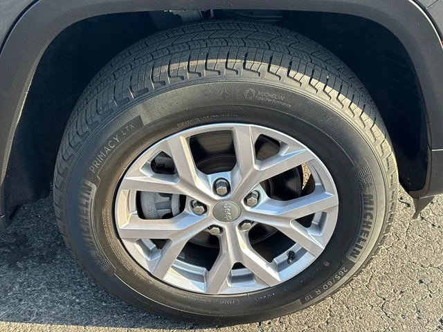Certified Used 2022 Gray Jeep Limited image 9