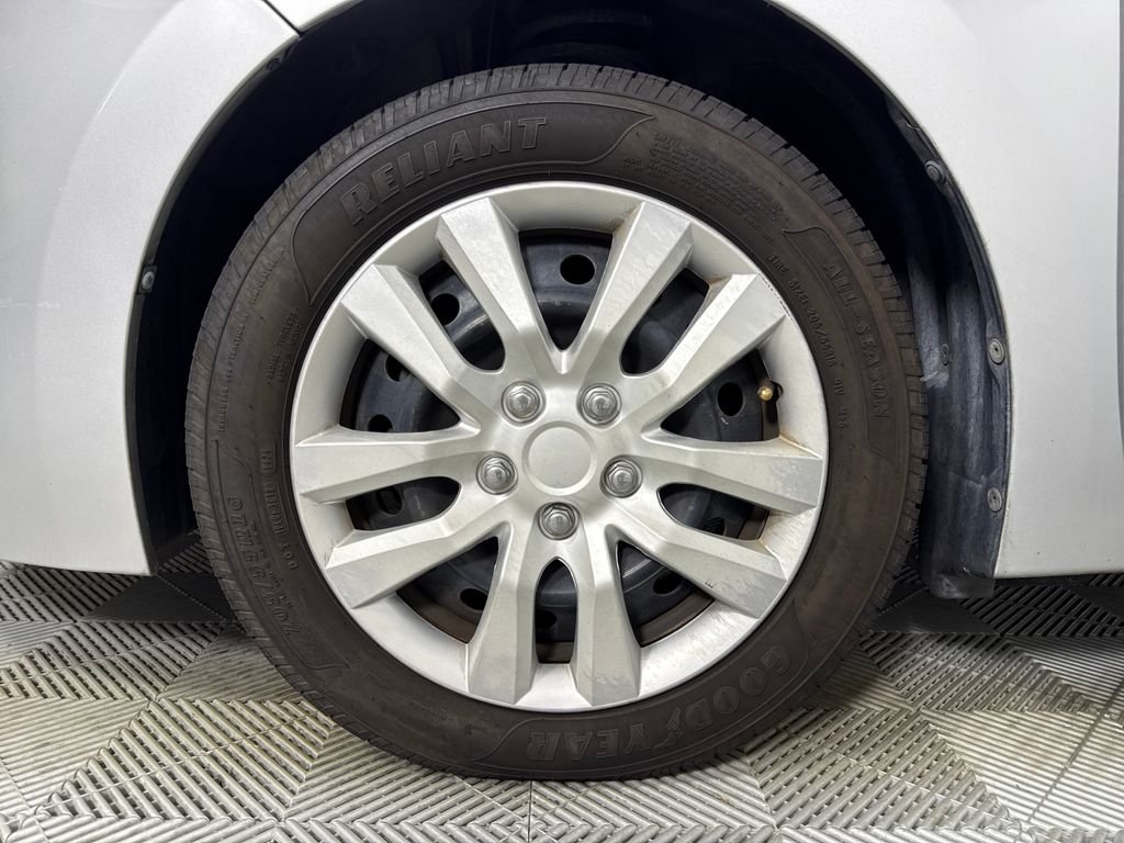 Used 2017  Toyota L image 17