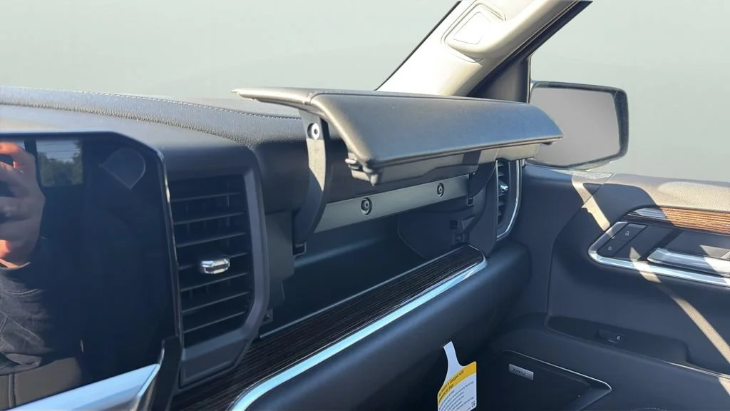 New 2026 Sterling Metallic GMC Elevation image 23