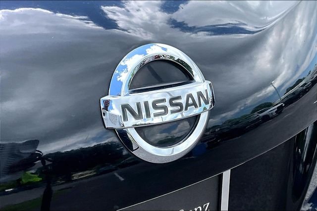 Used 2011 Black Nissan SL image 21