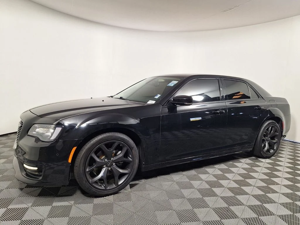 2022 Chrysler 300 Touring L's photo