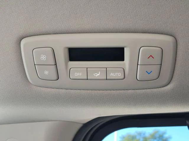 Used 2022  Kia LX image 17