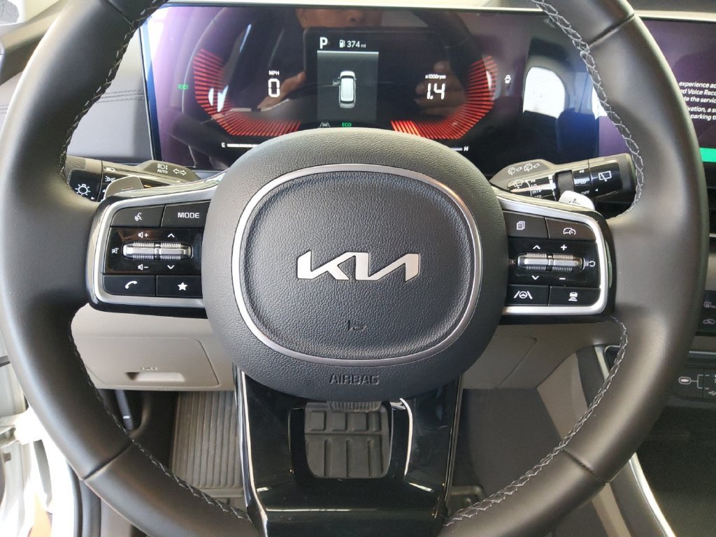 Certified Used 2026 White Kia EX image 9