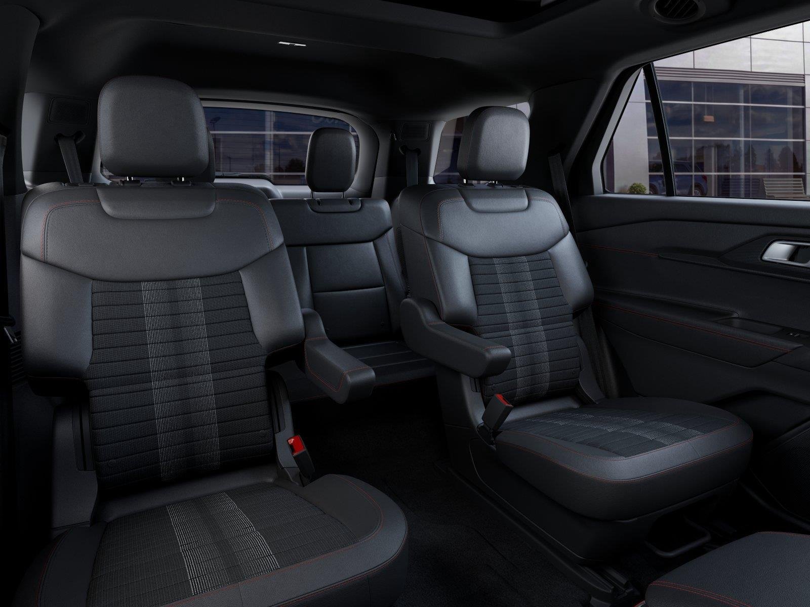 New 2027 Star White Metallic Tri-Coat Ford ST-Line image 11