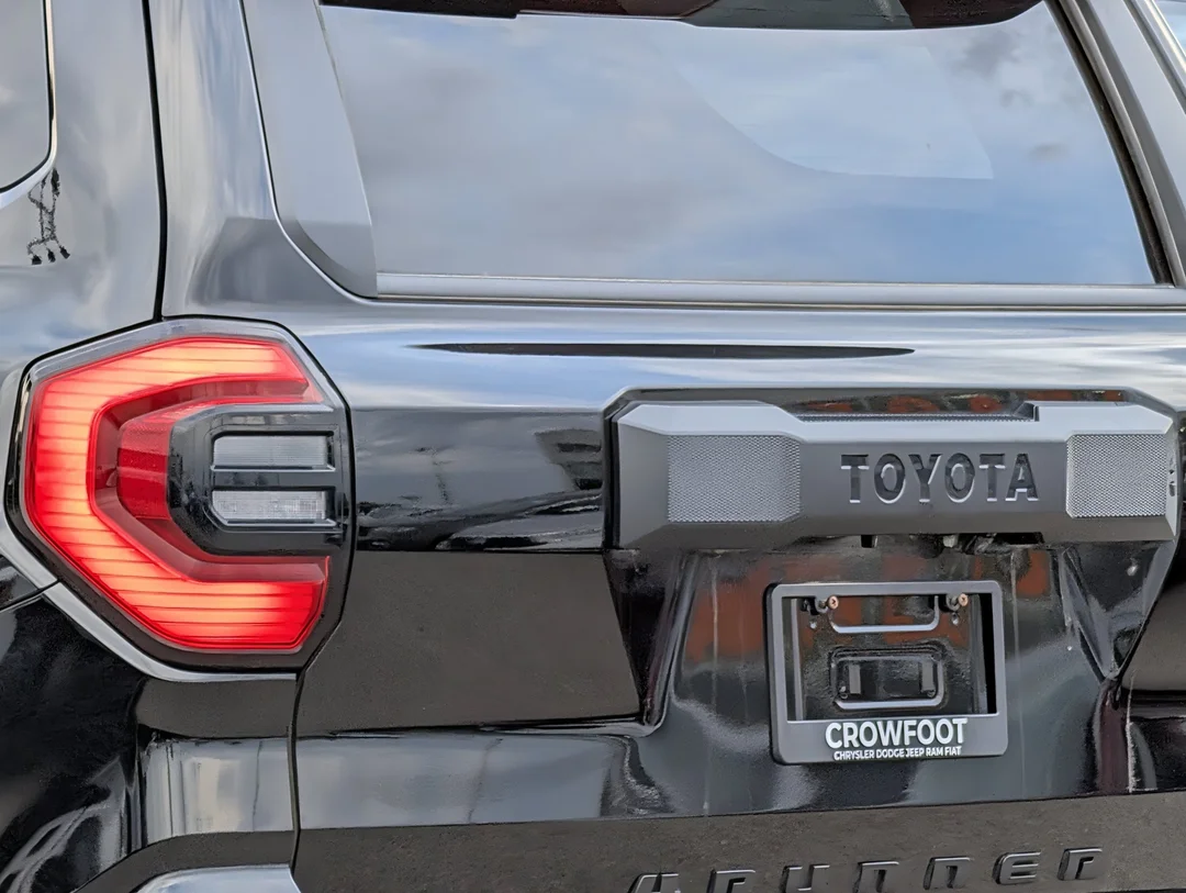 Used 2025  Toyota Hybrid - - 4x4 - 2.4L Turbo I-4 Hybrid - 275 HP - 3rd Row - Blind Spot - Adaptive Cruise & More! image 11