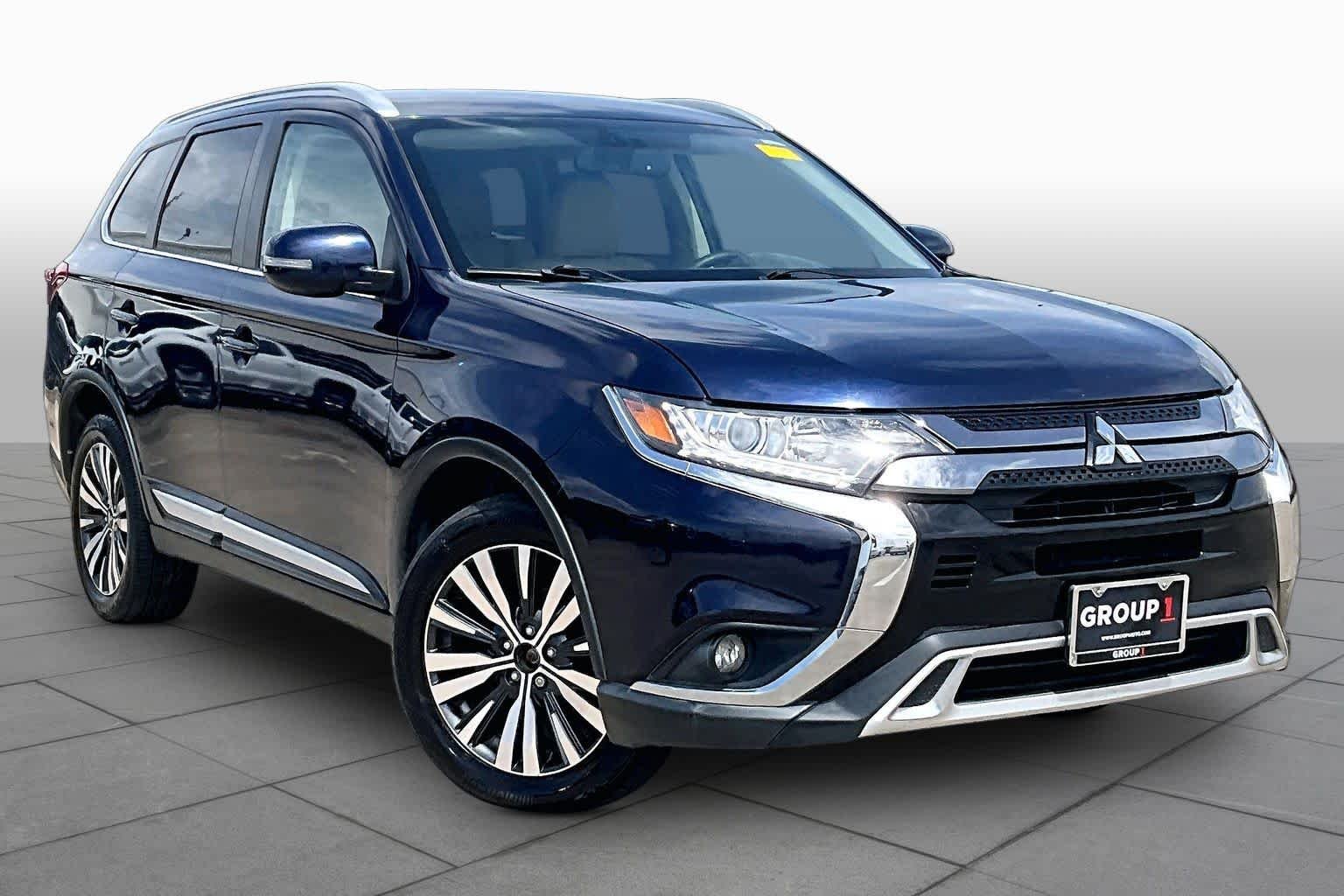 Used 2019 Cosmic Blue Metallic Mitsubishi SEL image 3