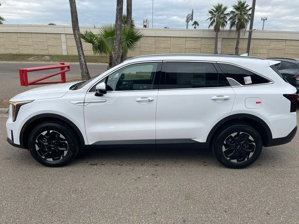 New 2026 White Kia S image 4