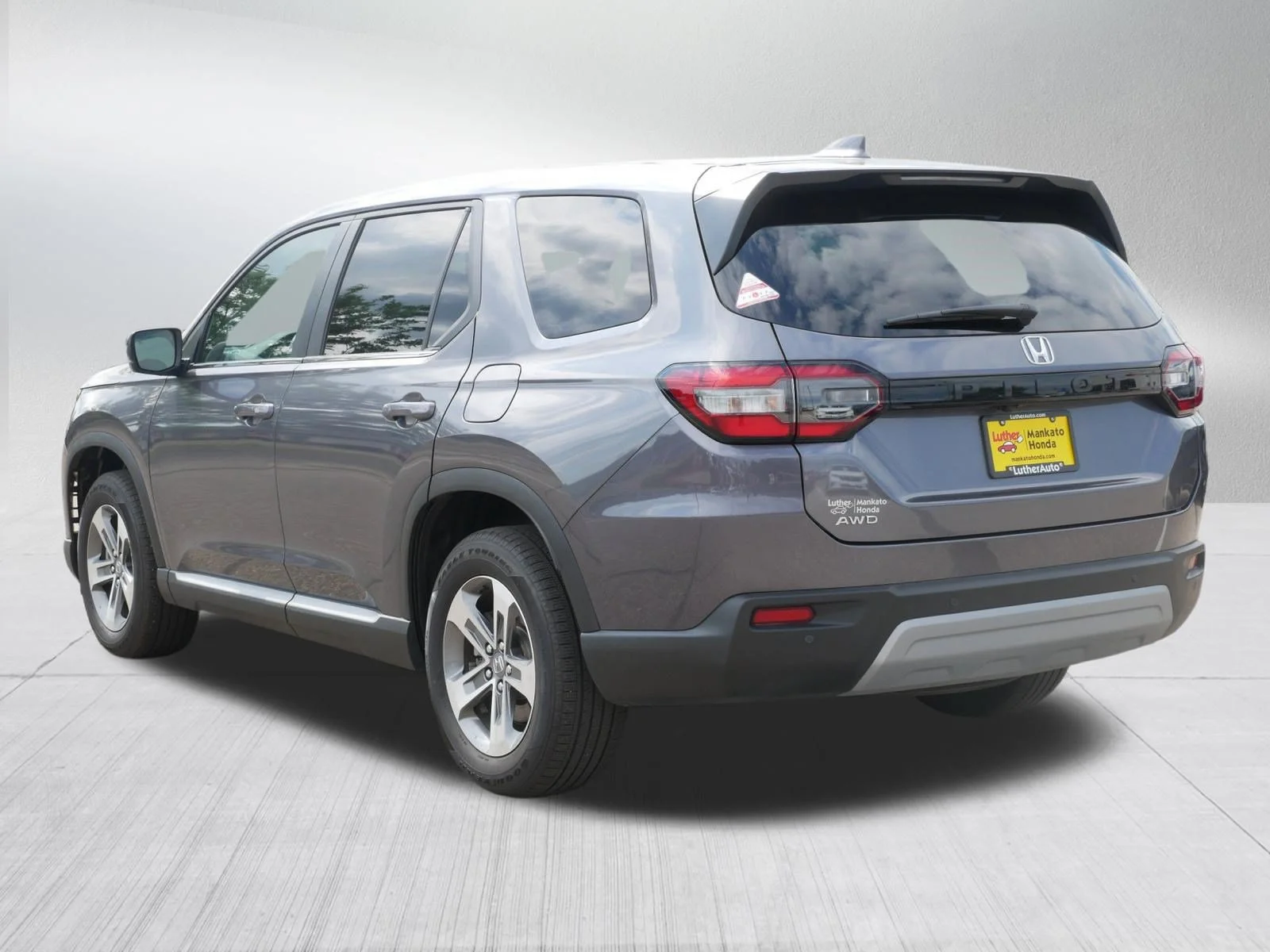 Certified Used 2025 Modern Steel Metallic Honda EX-L image 5