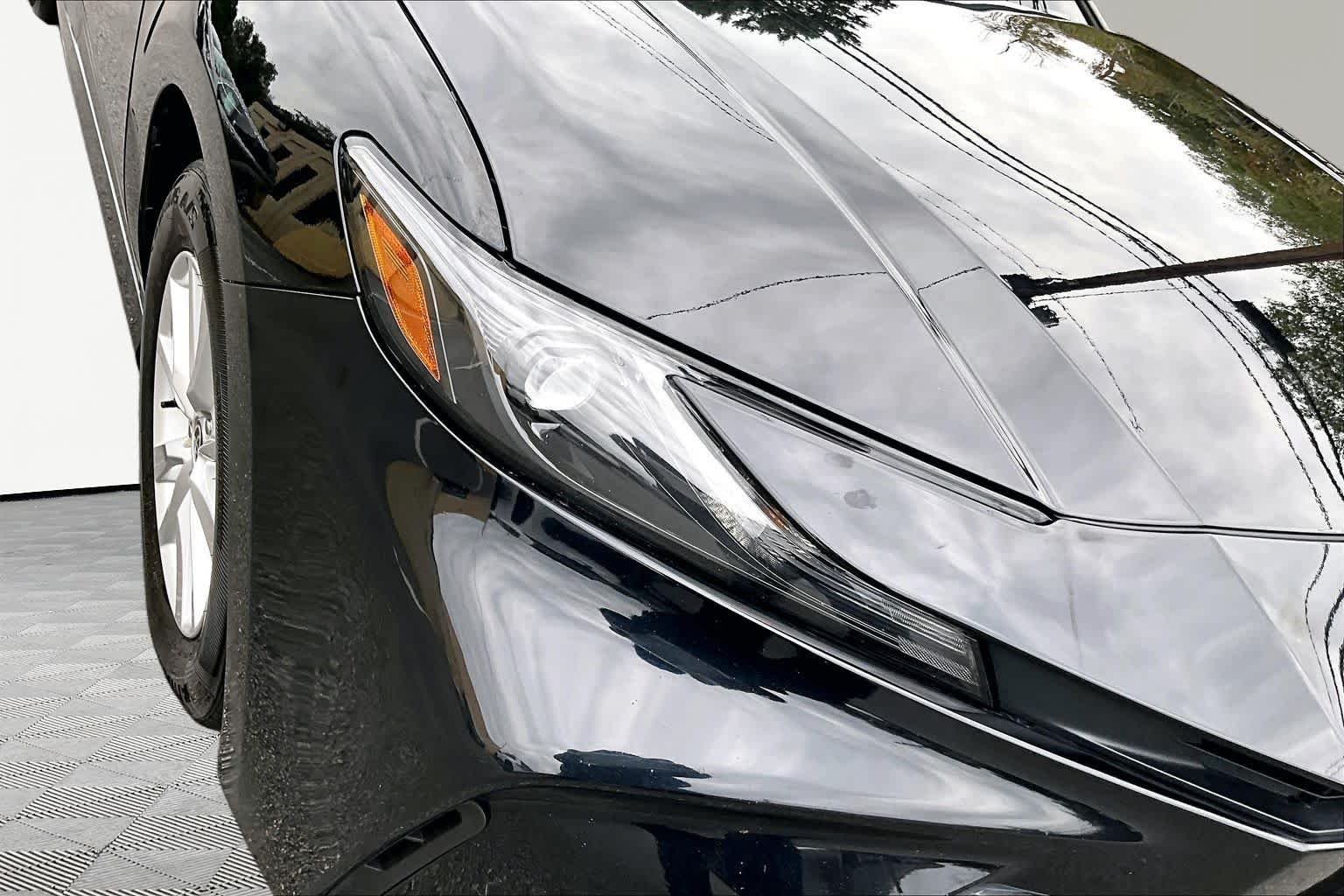 Used 2025 Midnight Black Metallic Toyota LE image 28