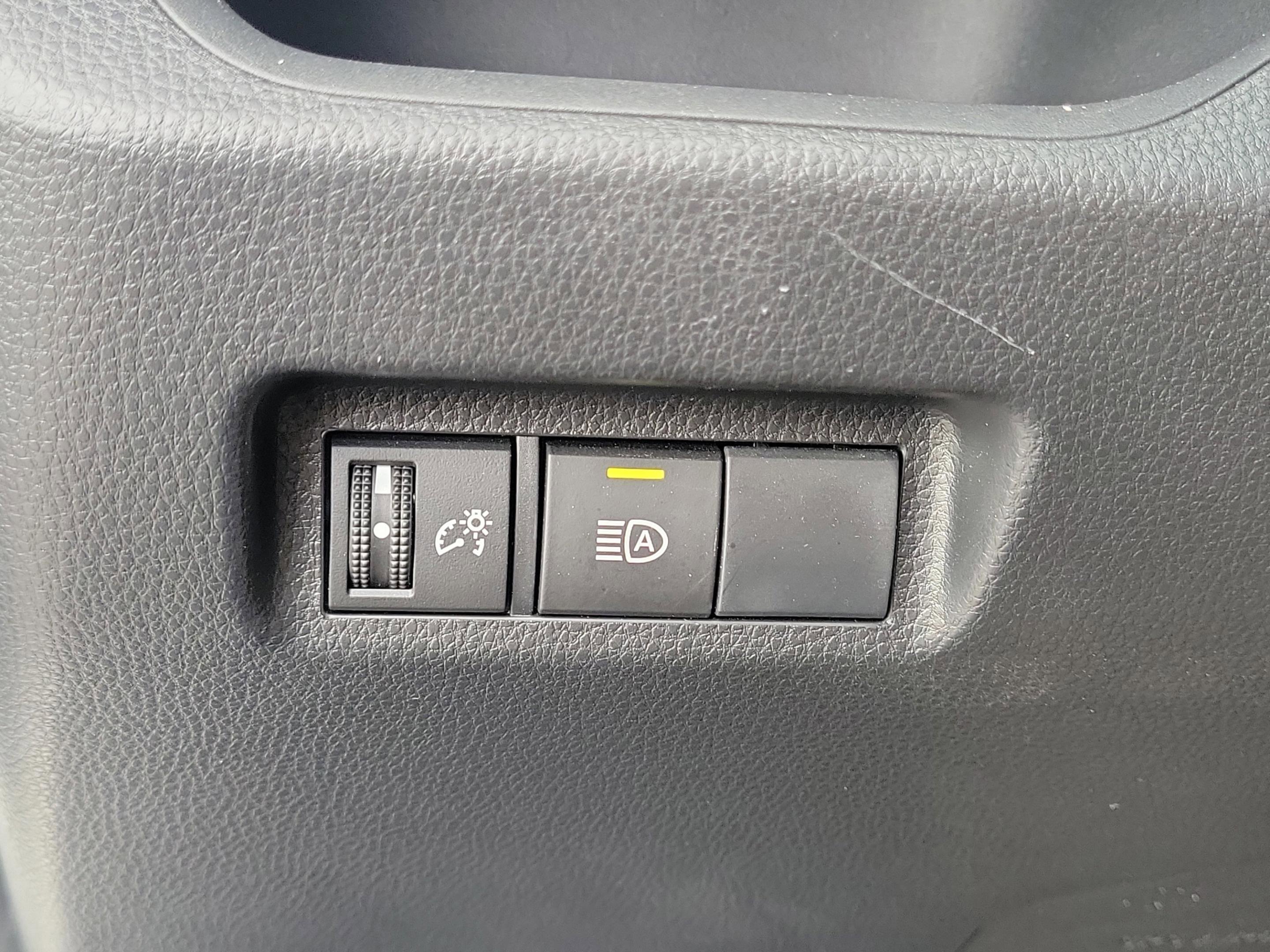 Used 2025 Ice Cap Toyota LE image 13