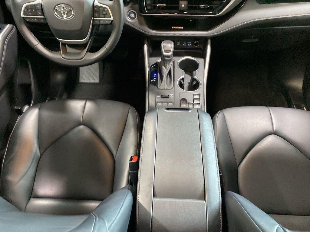 Used 2023 Pearl Toyota XLE image 24