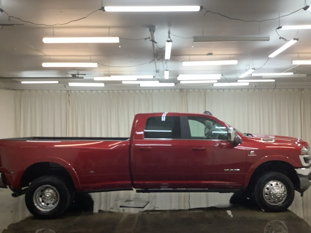 New 2026 Molten Red Pearl-Coat Exterior Paint RAM Longhorn image 4