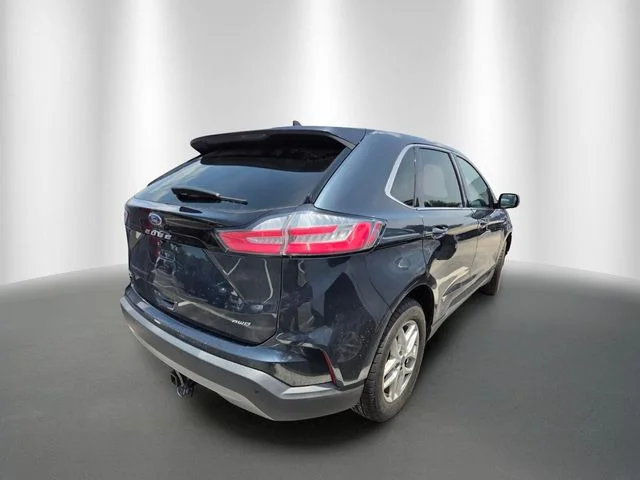 Used 2022 Blue Metallic Ford SEL image 4
