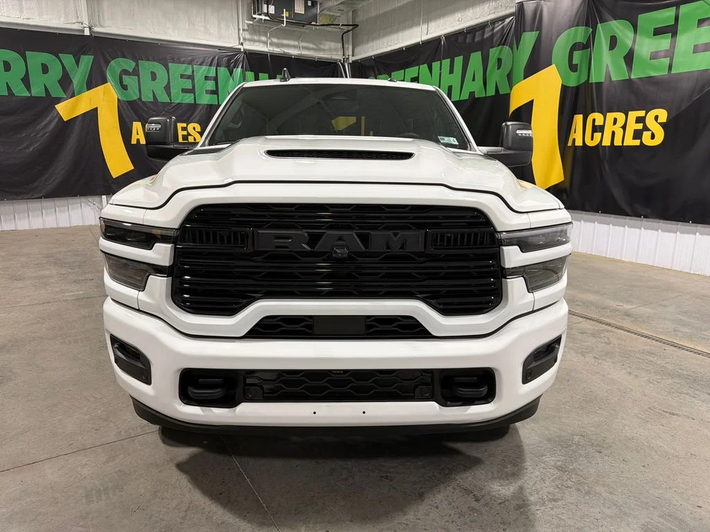 New 2026 Bright White Clear-Coat Exterior Paint RAM Laramie image 14