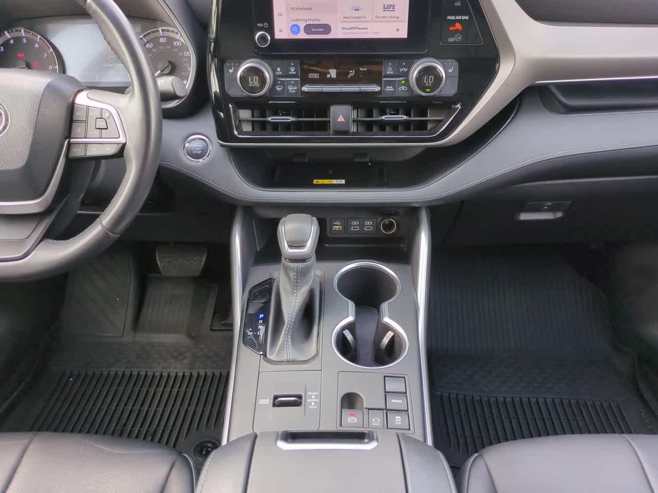 Used 2023 Wind Chill Pearl Toyota XLE image 19
