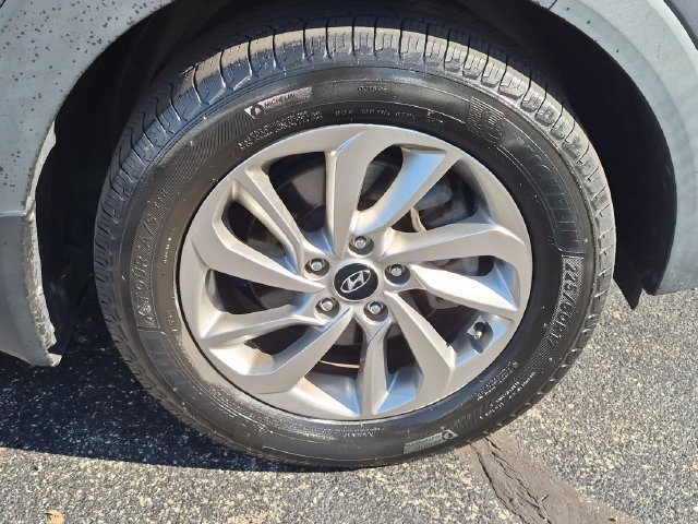 Used 2018 Gray Hyundai SEL Plus image 9