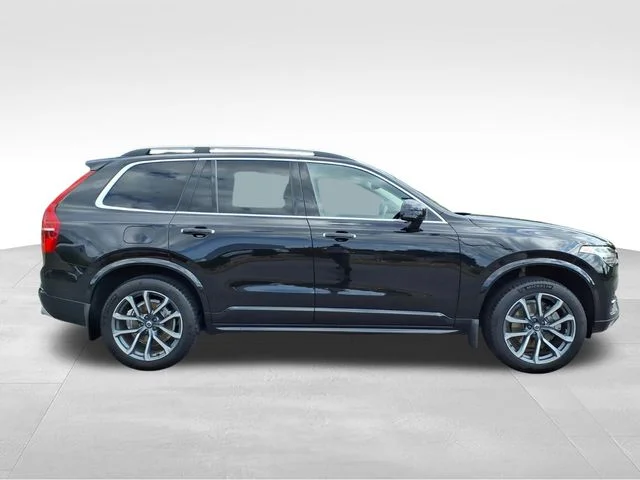 Used 2019 Black Volvo T5 Momentum image 14