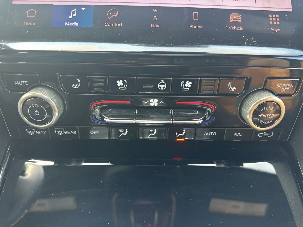 Used 2022 Black Jeep Summit image 21