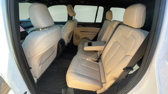 Used 2025 White Jeep Limited image 19