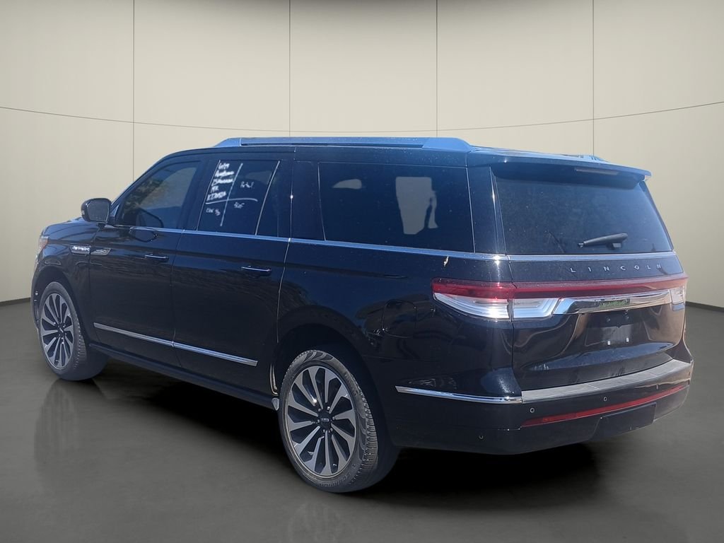 Used 2023 Black Lincoln Reserve image 5