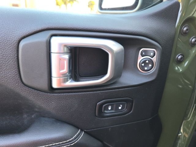 Used 2021 Green Jeep Unlimited Sahara image 7