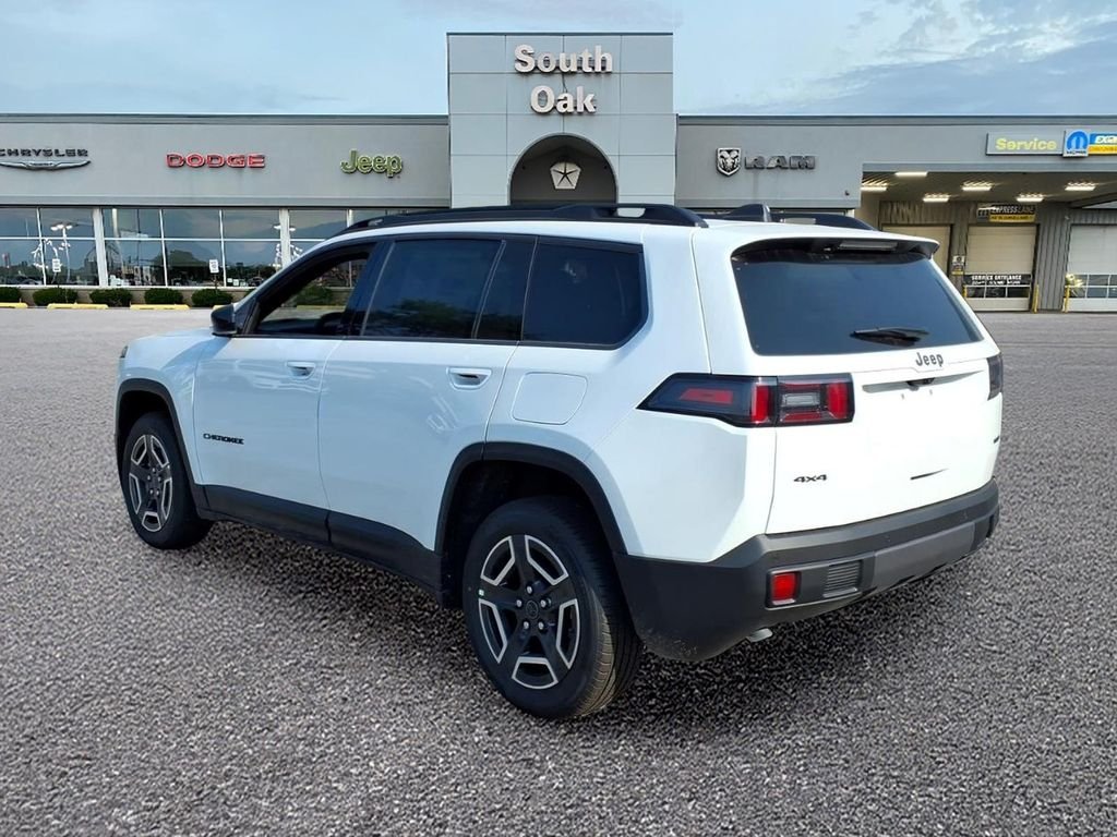 New 2026 Bright White Clear-Coat Exterior Paint Jeep Laredo image 2