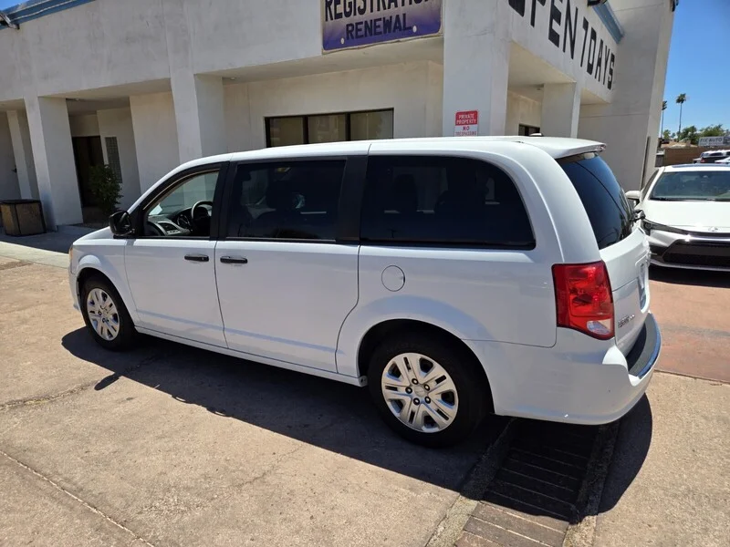 Used 2019 White Knuckle Clearcoat Dodge SE image 3