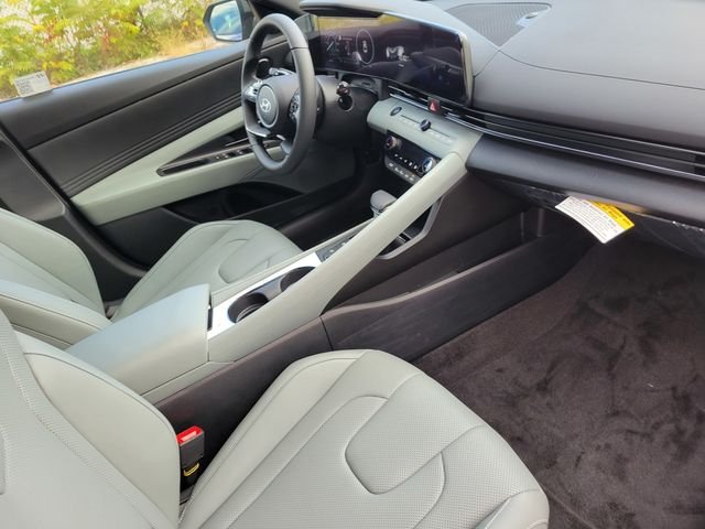 2025 Hyundai Elantra Limited - Photo 57