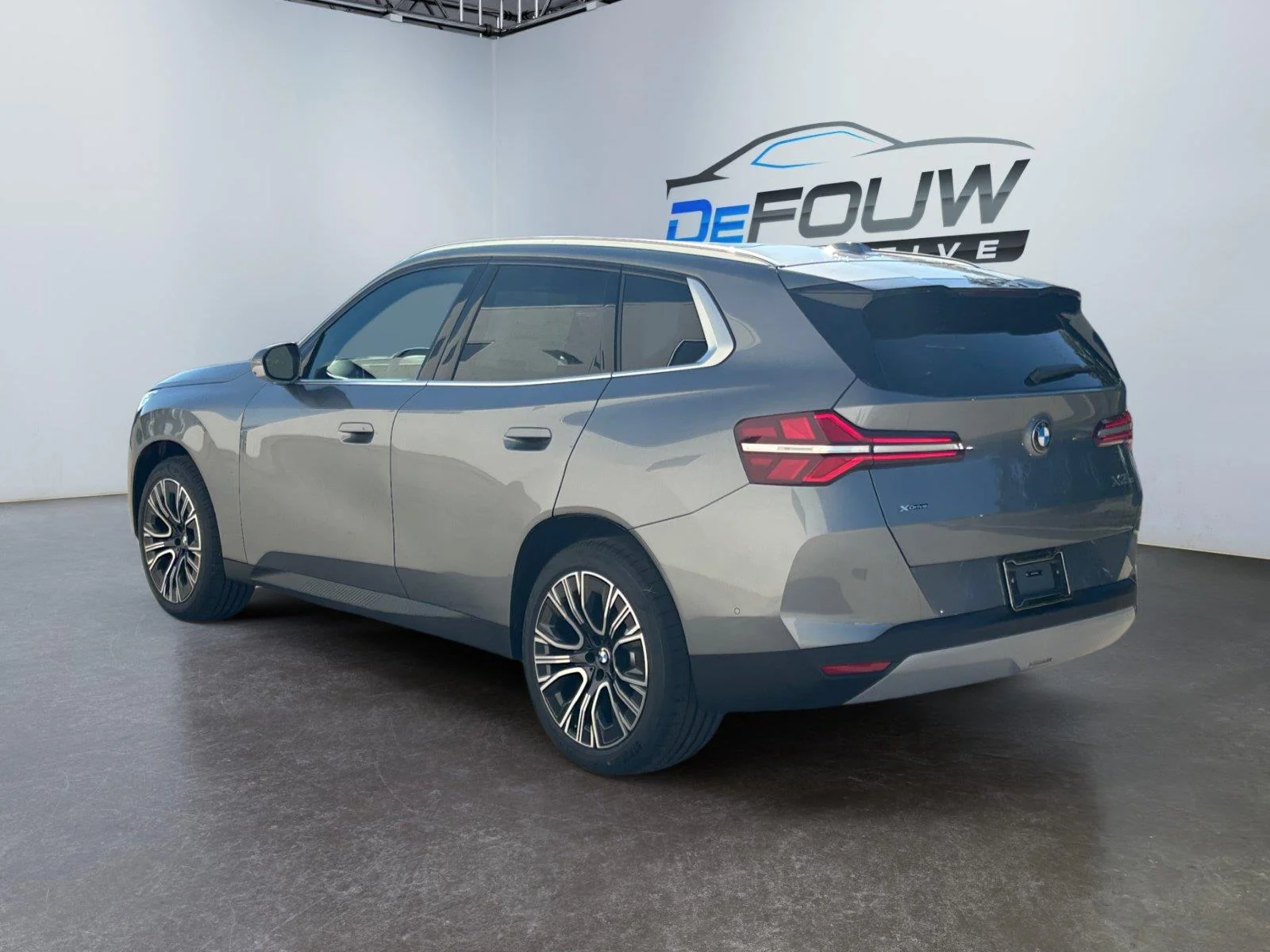 New 2026 Skyscraper Grey Metallic BMW 30 xDrive image 5