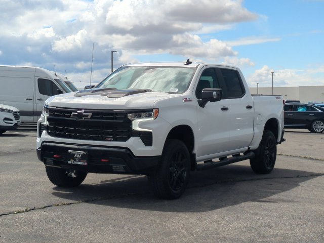 Used 2026 Summit White Chevrolet LT Trail Boss image 4
