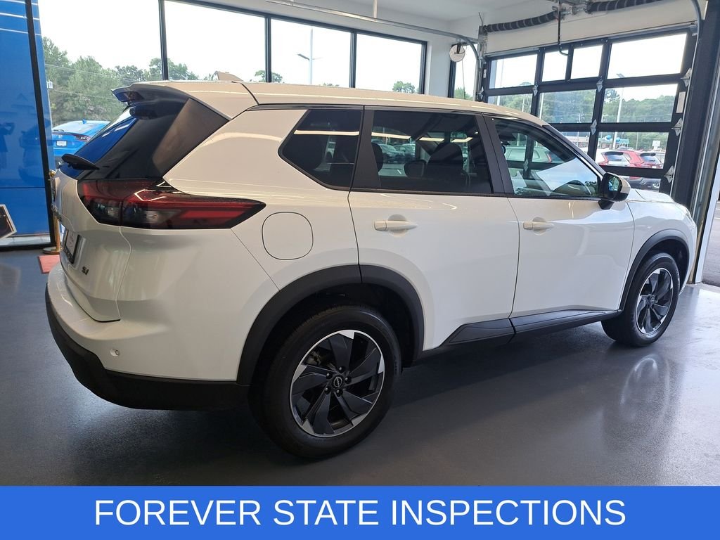 Used 2024 White Nissan SV image 4
