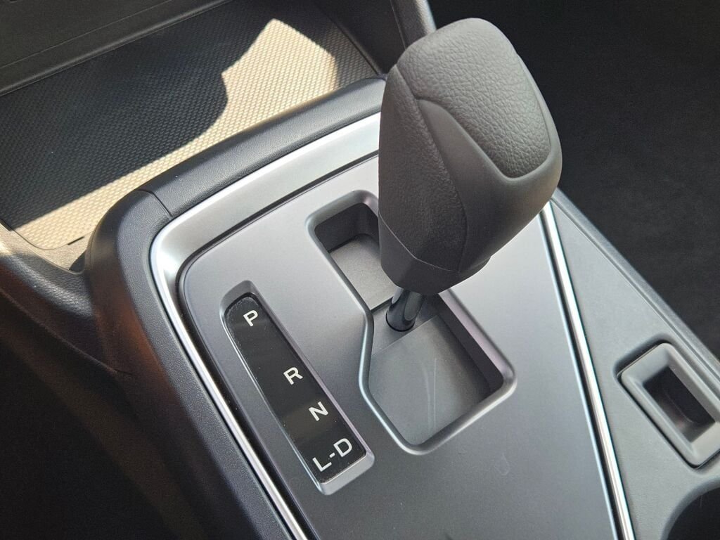 Used 2024 White Subaru Base image 27