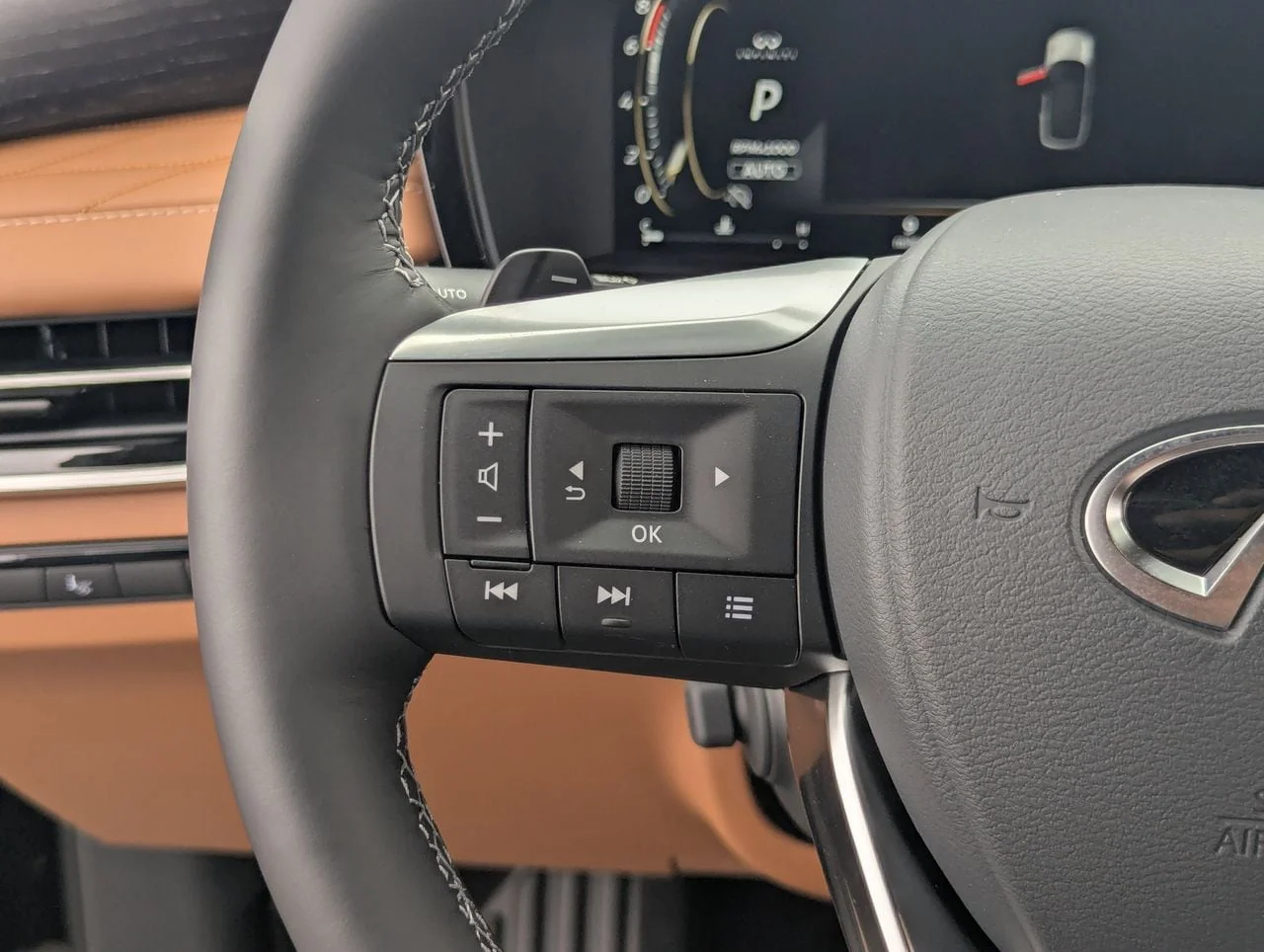 New 2027 2T DEEP EMRLD INFINITI Autograph AWD image 16