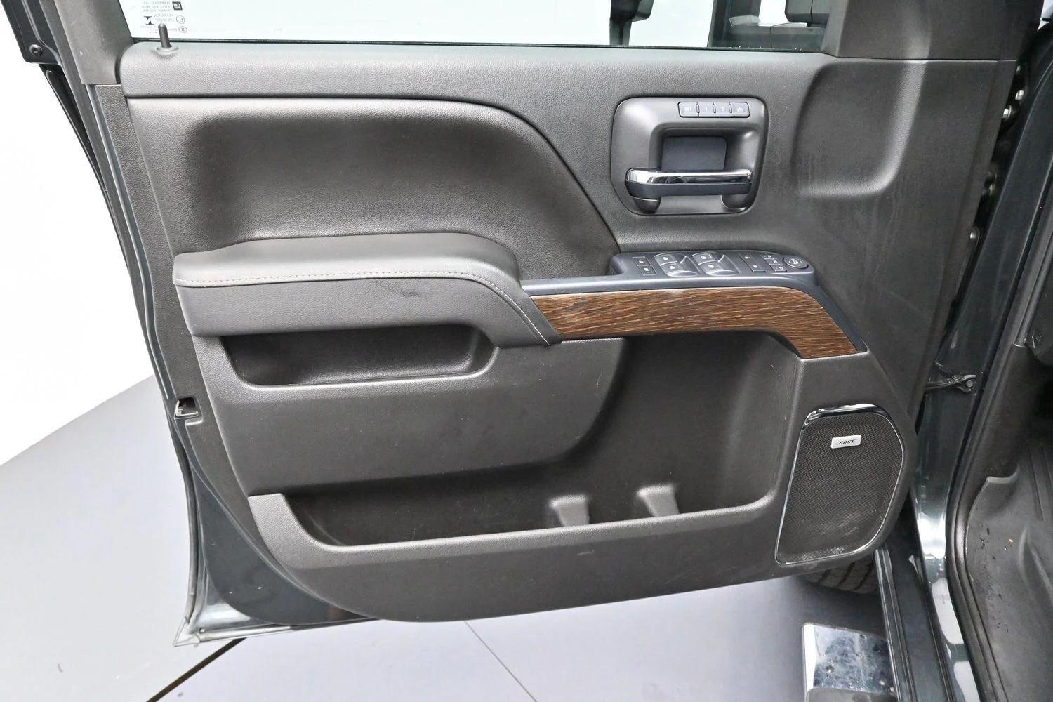 Used 2017 DARK SLATE METALLIC GMC Denali image 10